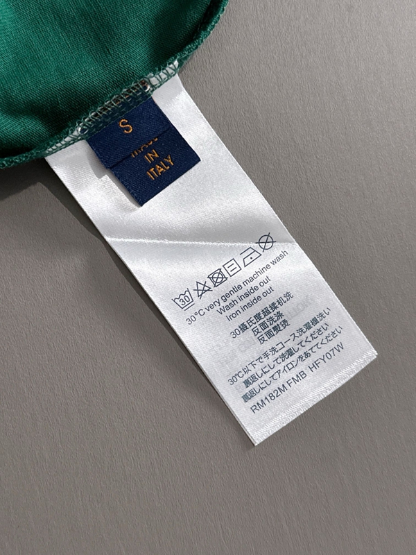 ブランドTシャツ着用イメージ